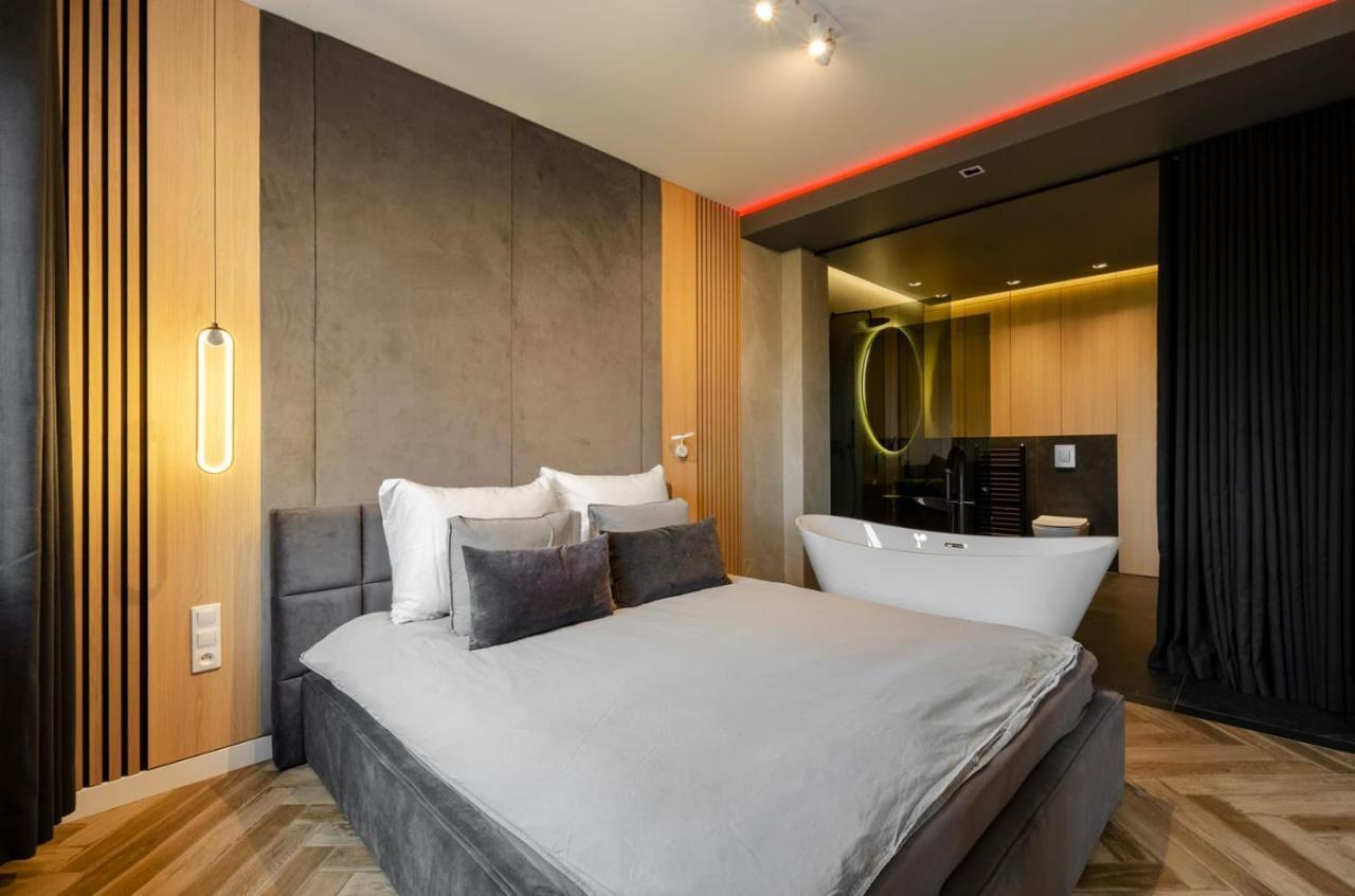 Lupoapartments Z Wanna W Sypialni Manufaktura Parking Dostep Na Kod Apartment Łódź